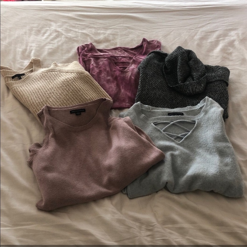 5 american eagle sweaters’